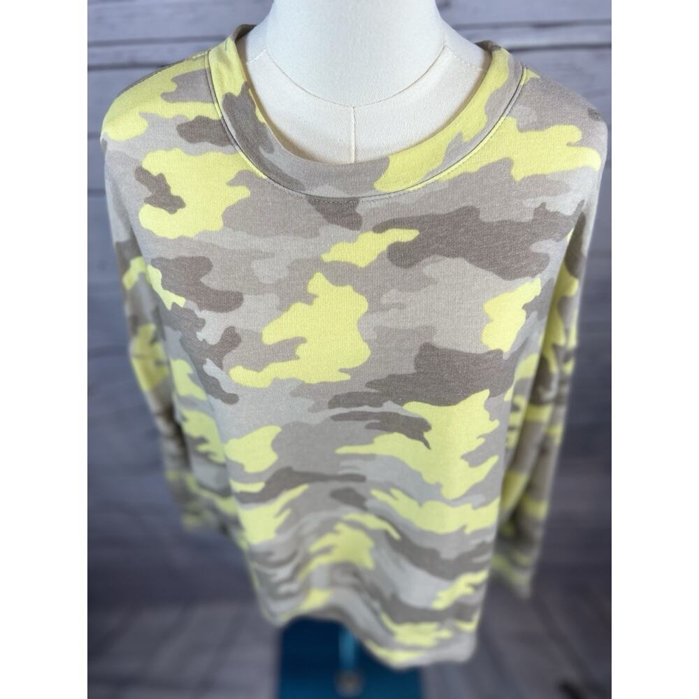 Peyton Jensen Camo Sweatshirt Womens Large Neon Yellow Gray Pullover NWT - Picture 2 of 7